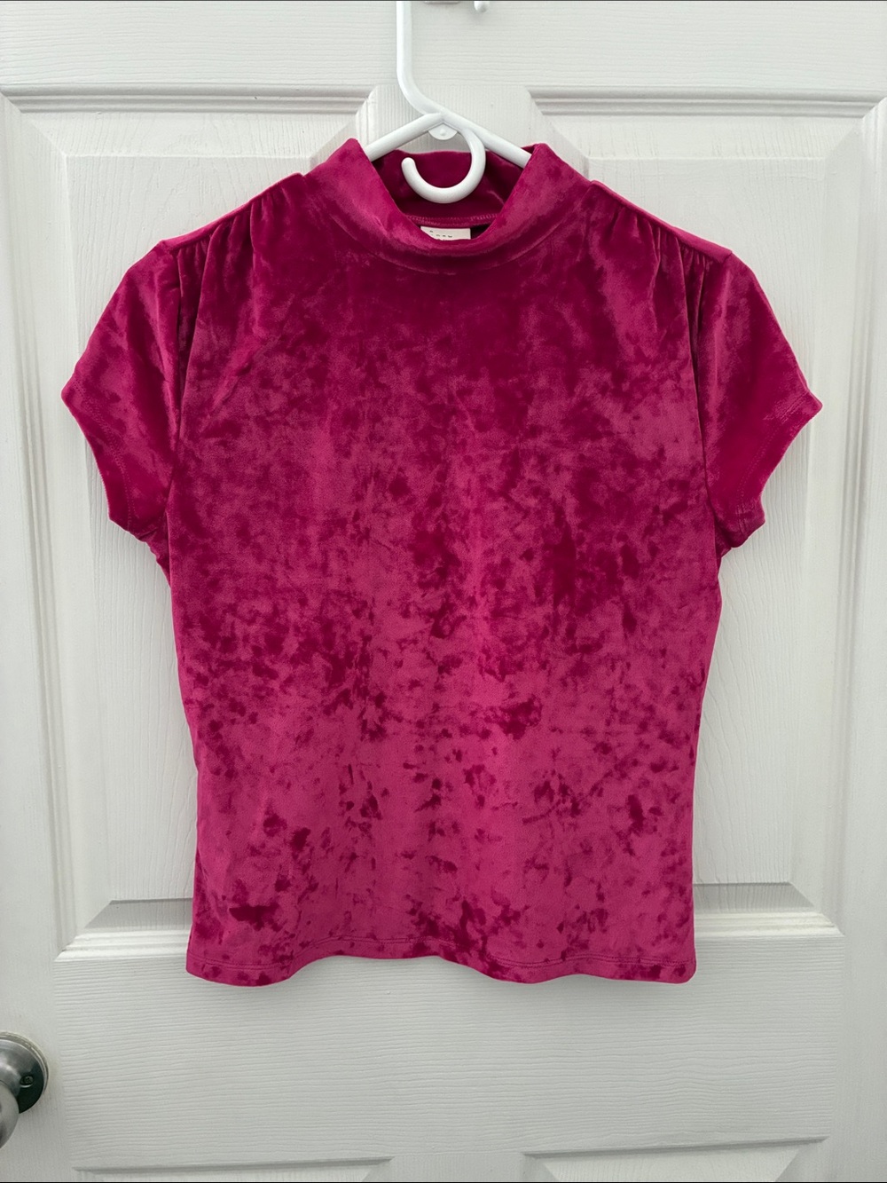a new day Crushed Velvet Short Sleeve Mock Neck Top in Fuchsia
